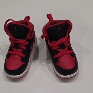 Nike Air Jordan 1 Mid TD 'Alternate Bred'  Size 7c